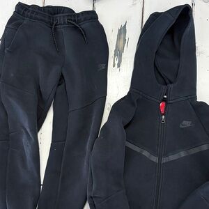 Nike Tech Kids Boys Black Sweatpants & Hoodie Set Large